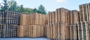 magazyn z europaletami